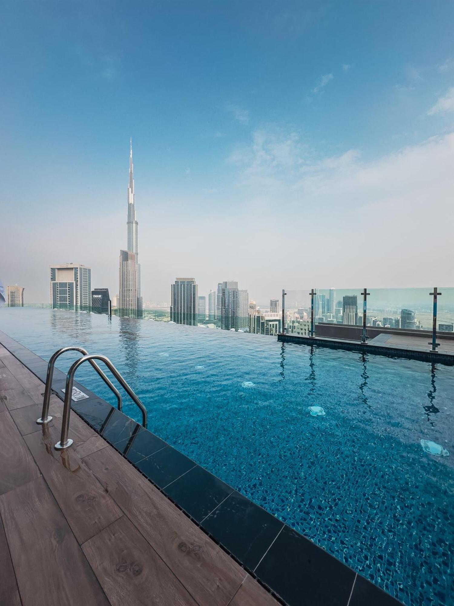 Apartamento Aliving Luxe 2Br With Burj Khalifa View Infinity Pool Midtown-4704 Dubái Exterior foto