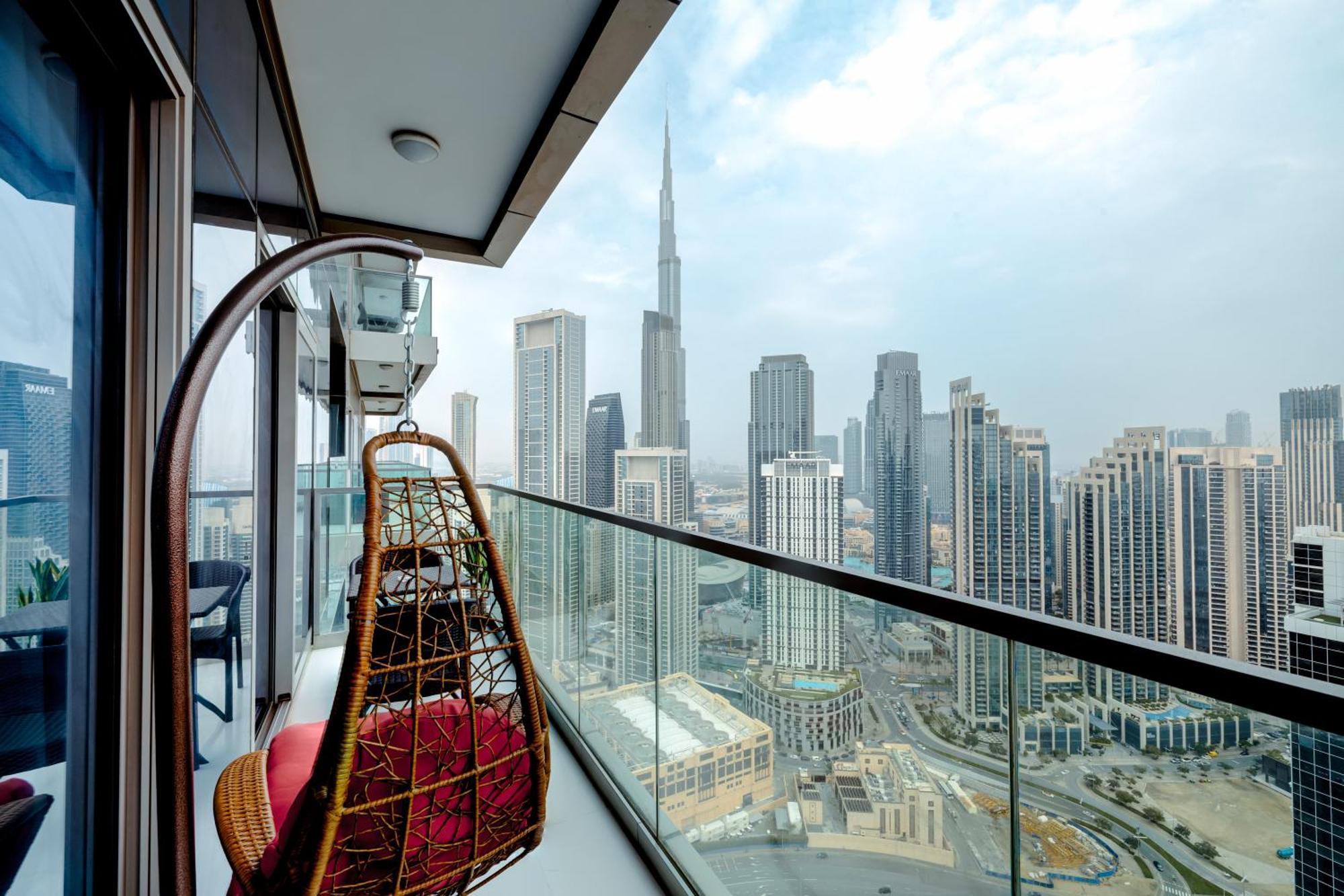 Apartamento Aliving Luxe 2Br With Burj Khalifa View Infinity Pool Midtown-4704 Dubái Exterior foto